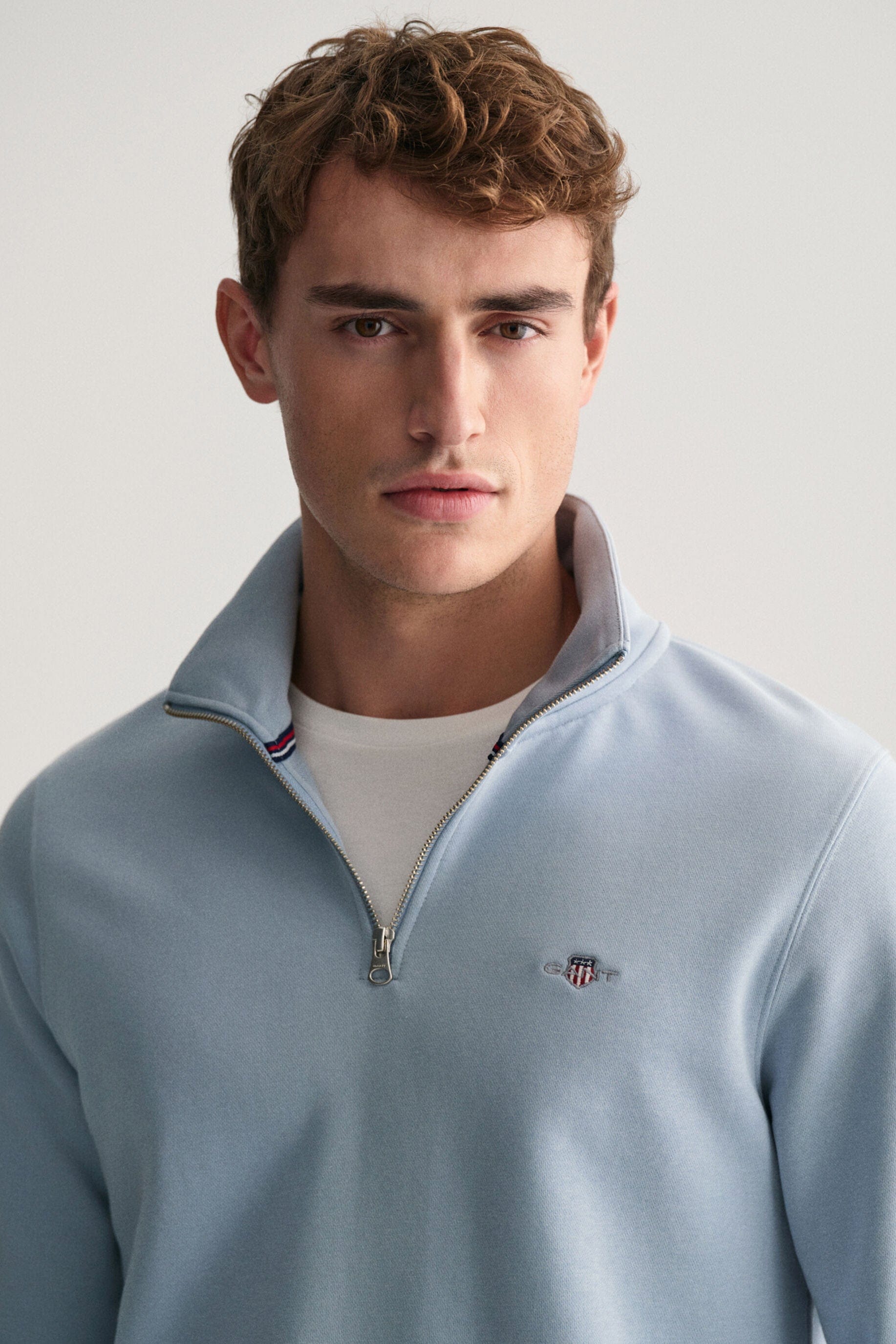 GANT Shield Quarter Zip Regular Fit Sweatshirt - Dove Blue