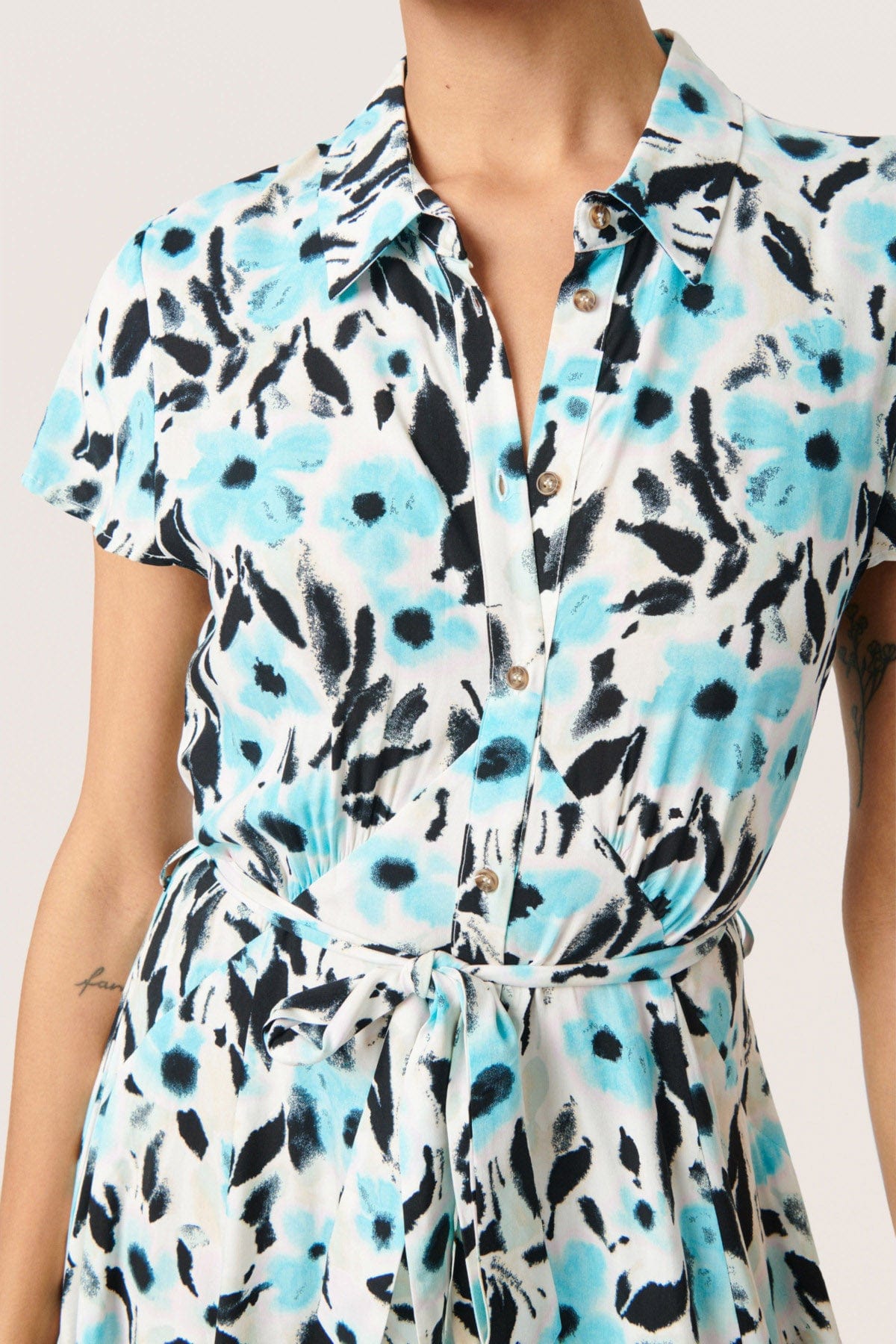 Soaked in Luxury Arjana Print Short Sleeve Maxi Dress - Sea Jet Flower